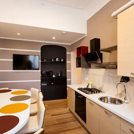 斯培西亚五渔村套房公寓 *